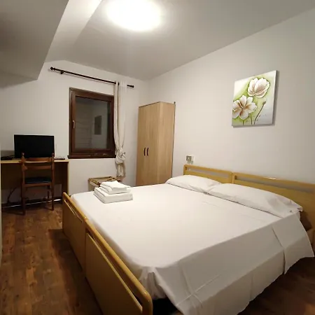 Tea Dolomiti - Di - Monte Civetta Hotel 3*